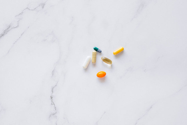 Suplementos de salud sobre marmol - Kolvar Vita